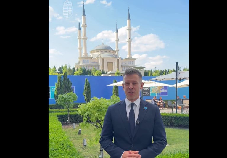 Гуманітарка замість зброї: Петер Мадяр підтвердив позицію Будапешта після короткої зустрічі з президентом України Гуманітарка замість зброї: Петер Мадяр підтвердив позицію Будапешта після короткої зустрічі з президентом України